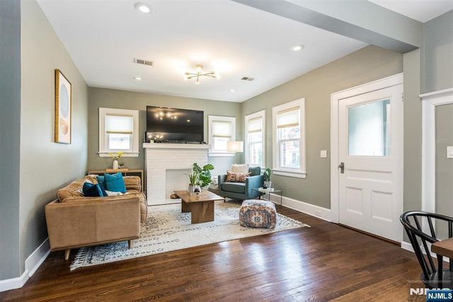 25 Davey Street, Bloomfield, NJ 07003