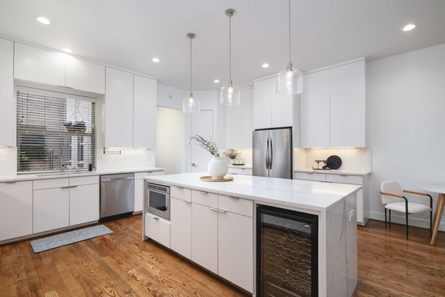 2415 Knight Street A, Dallas, TX 75219