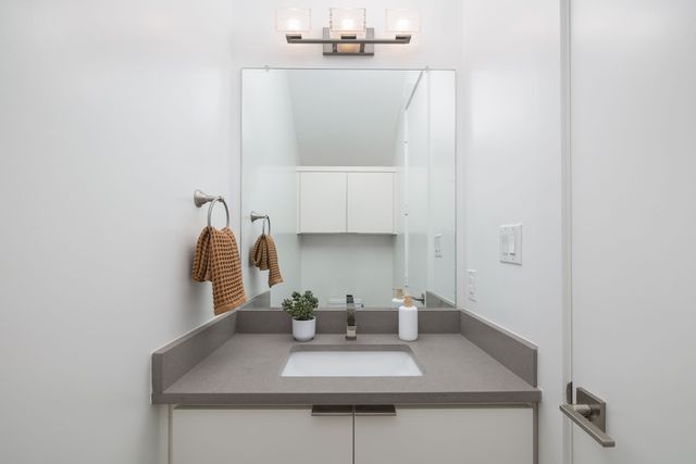 2415 Knight Street A, Dallas, TX 75219