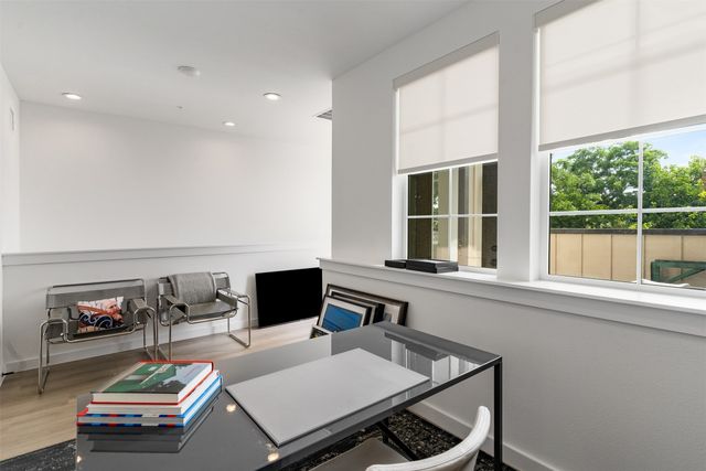 419 W 9th Street D, Dallas, TX 75208