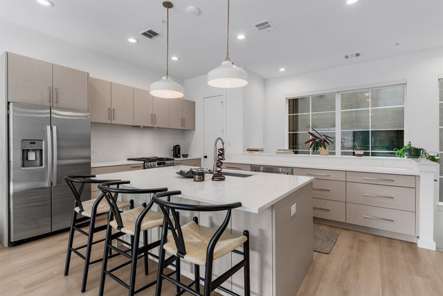 419 W 9th Street D, Dallas, TX 75208
