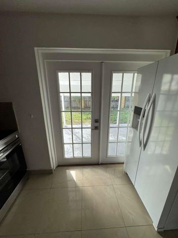 4871 SW 24th Avenue, Fort Lauderdale, FL 33312