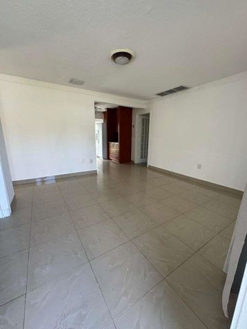 4871 SW 24th Avenue, Fort Lauderdale, FL 33312