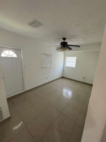 4871 SW 24th Avenue, Fort Lauderdale, FL 33312