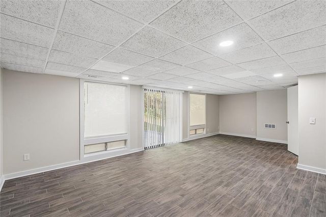 587 Farmbrook Trail NE, Kennesaw, GA 30144