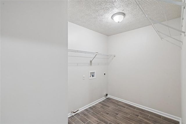 587 Farmbrook Trail NE, Kennesaw, GA 30144