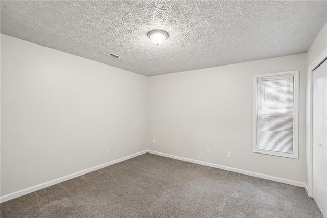 587 Farmbrook Trail NE, Kennesaw, GA 30144