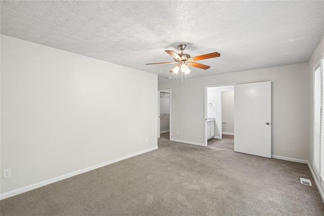 587 Farmbrook Trail NE, Kennesaw, GA 30144
