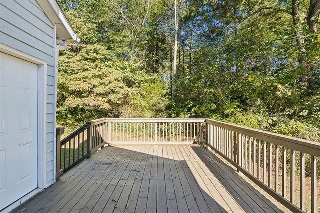 587 Farmbrook Trail NE, Kennesaw, GA 30144