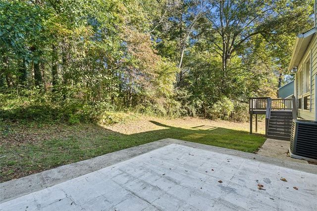 587 Farmbrook Trail NE, Kennesaw, GA 30144