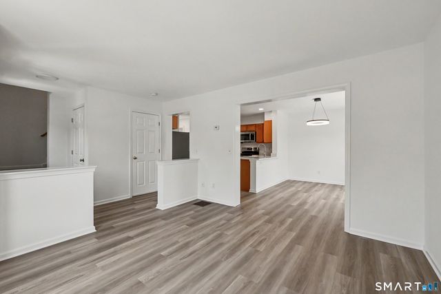 21 Whitmore Lane 1, Stamford, CT 06902