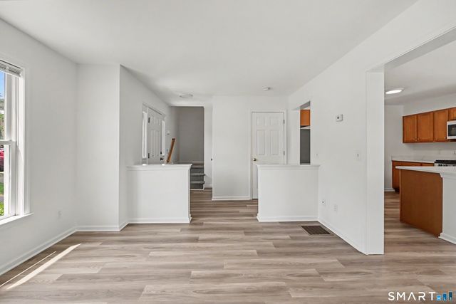 21 Whitmore Lane 1, Stamford, CT 06902