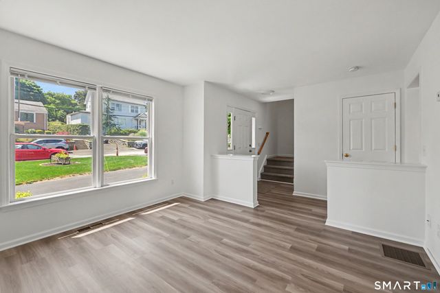 21 Whitmore Lane 1, Stamford, CT 06902