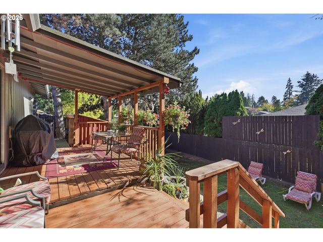 1424 Ne 2ND Ct, Mc Minnville, OR 97128