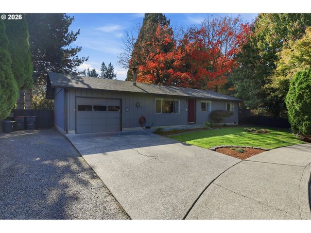 1424 Ne 2ND Ct, Mc Minnville, OR 97128
