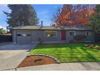 1424 Ne 2ND Ct, Mc Minnville, OR 97128