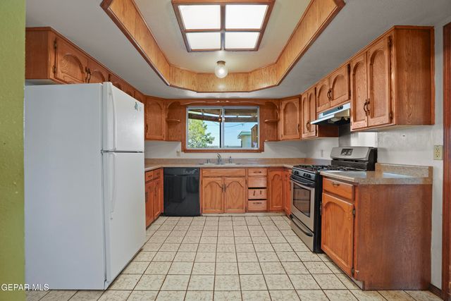 6329 CHERBOURG Avenue, El Paso, TX 79925