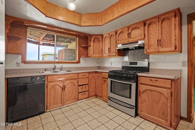 6329 CHERBOURG Avenue, El Paso, TX 79925