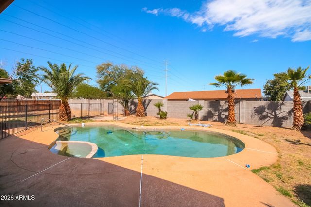 5716 S ROBERTS Road, Tempe, AZ 85283