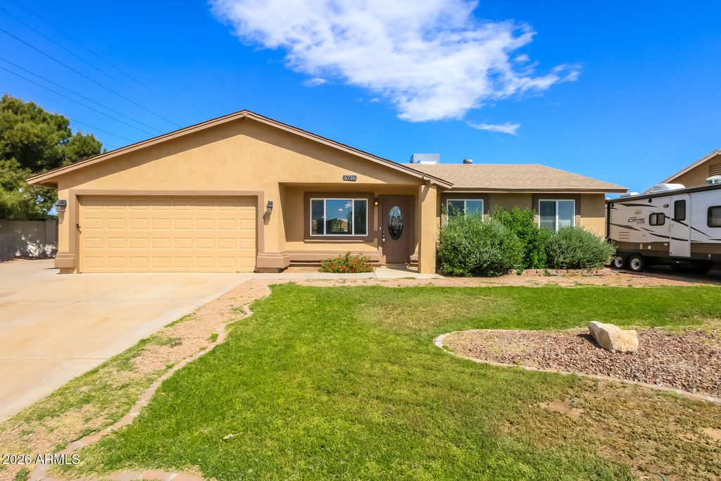 5716 S ROBERTS Road, Tempe, AZ 85283