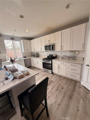 7667 Yellow Iris Court, Fontana, CA 92336