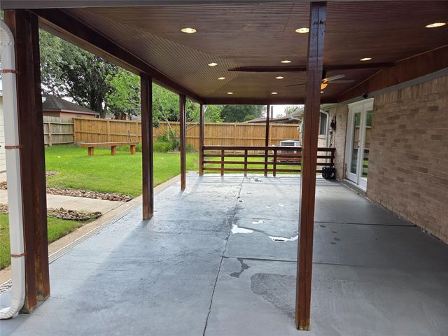 15415 Beechnut Street, Houston, TX 77083