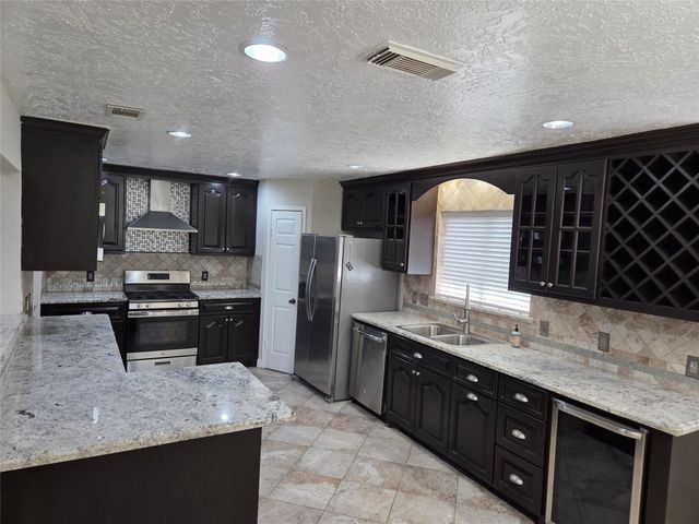 15415 Beechnut Street, Houston, TX 77083