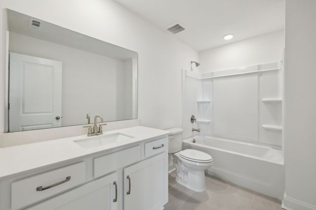 1089 Large Poppy Dr, La Vergne, TN 37086