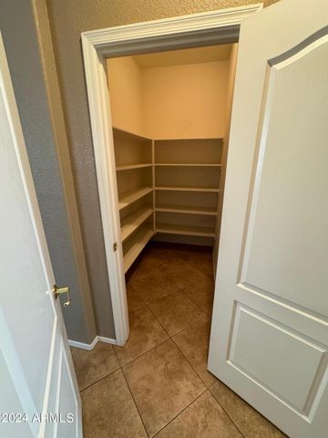 7206 N 88TH Lane, Glendale, AZ 85305