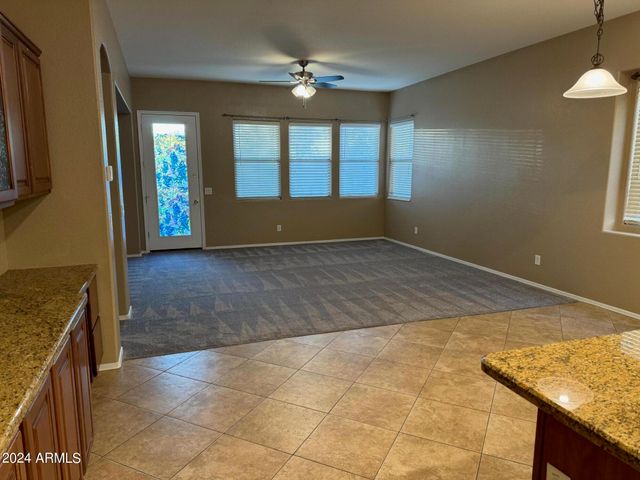 7206 N 88TH Lane, Glendale, AZ 85305