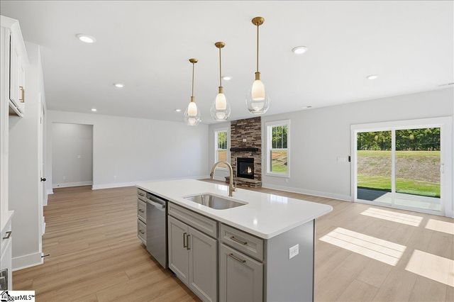 122 Mossend Street, Woodruff, SC 29388