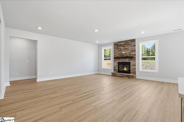 122 Mossend Street, Woodruff, SC 29388