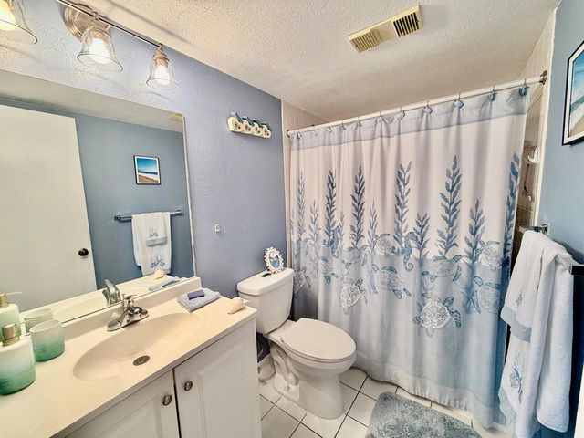 10059 Winding Lake Road 103, Sunrise, FL 33351