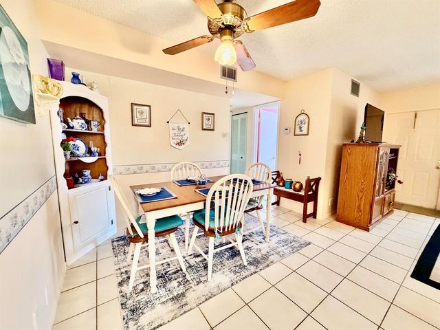 10059 Winding Lake Road 103, Sunrise, FL 33351