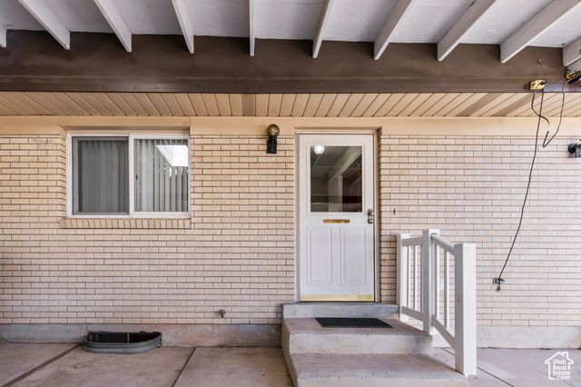 5582 S 975 E, South Ogden, UT 84405