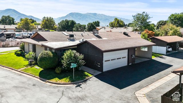 5582 S 975 E, South Ogden, UT 84405