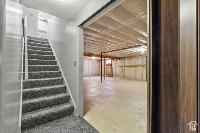 5582 S 975 E, South Ogden, UT 84405