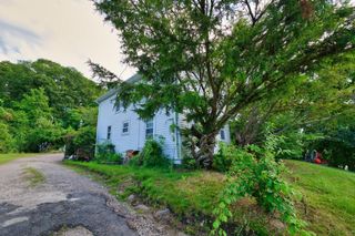 898 Main Road, Tiverton, RI 02878
