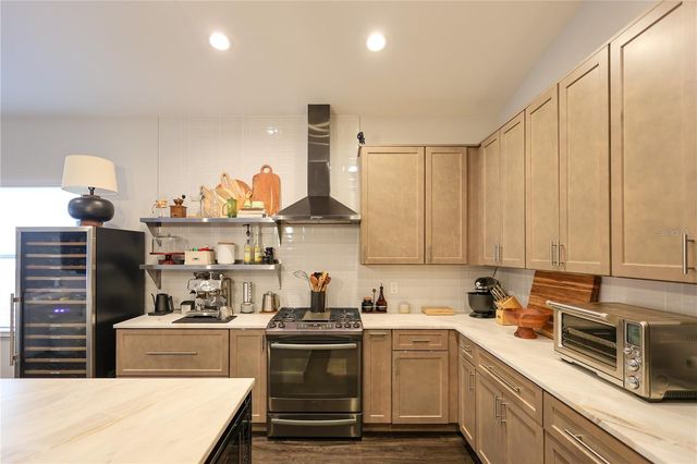 655 12TH AVENUE S, St Petersburg, FL 33701