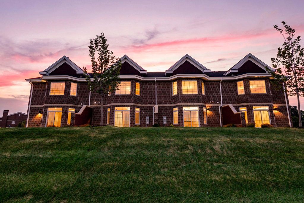 10814 Falling Water Lane A, Woodbury, MN 55129 — exterior