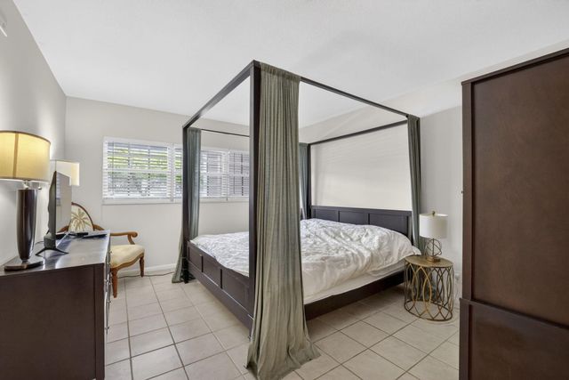 3150 N Palm Aire Drive 108, Pompano Beach, FL 33069