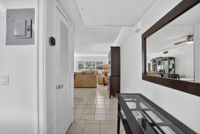 3150 N Palm Aire Drive 108, Pompano Beach, FL 33069