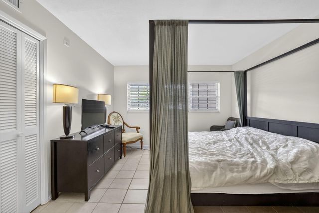 3150 N Palm Aire Drive 108, Pompano Beach, FL 33069