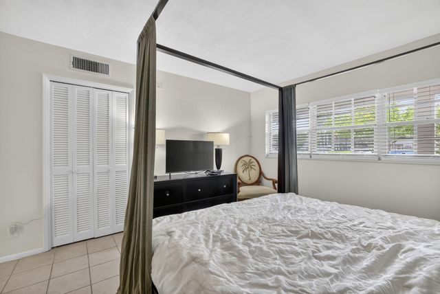 3150 N Palm Aire Drive 108, Pompano Beach, FL 33069