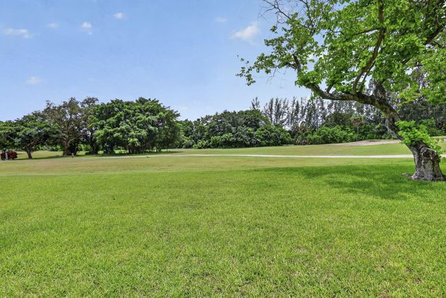 3150 N Palm Aire Drive 108, Pompano Beach, FL 33069