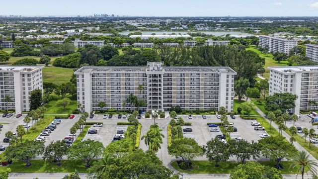 3150 N Palm Aire Drive 108, Pompano Beach, FL 33069