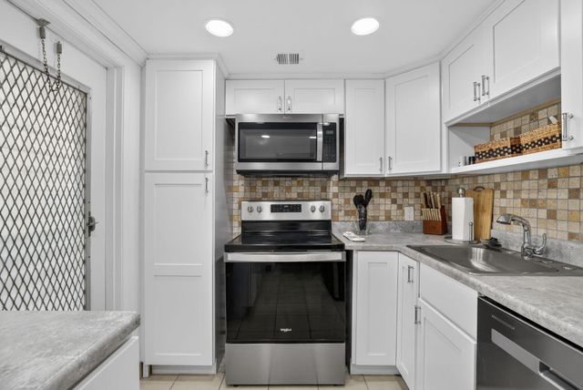 3150 N Palm Aire Drive 108, Pompano Beach, FL 33069