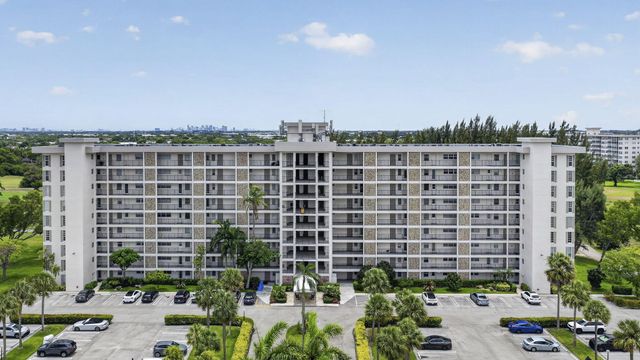 3150 N Palm Aire Drive 108, Pompano Beach, FL 33069