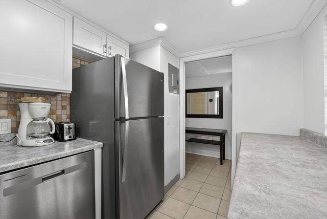 3150 N Palm Aire Drive 108, Pompano Beach, FL 33069