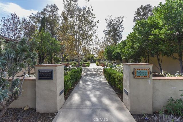 36 Trailing Ivy, Irvine, CA 92620